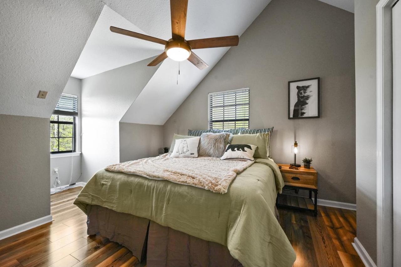 Private Mountain Cabin, Hot Tub Escape In The Smokies, With The View Sevierville Esterno foto