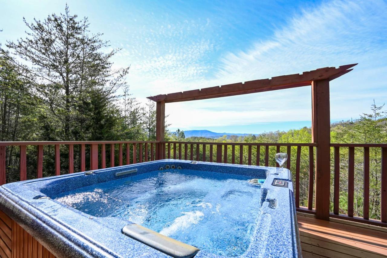 Private Mountain Cabin, Hot Tub Escape In The Smokies, With The View Sevierville Esterno foto