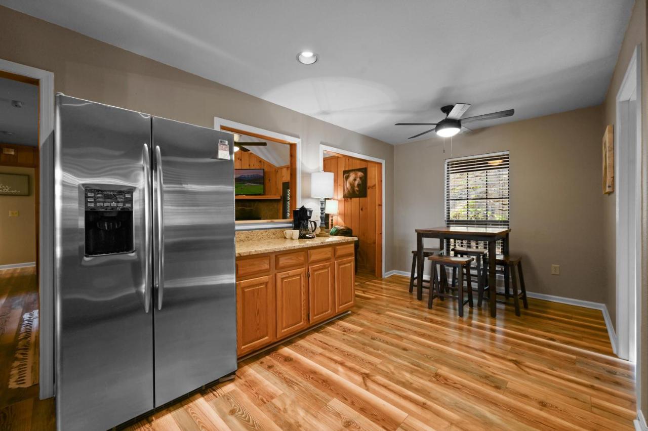 Private Mountain Cabin, Hot Tub Escape In The Smokies, With The View Sevierville Esterno foto