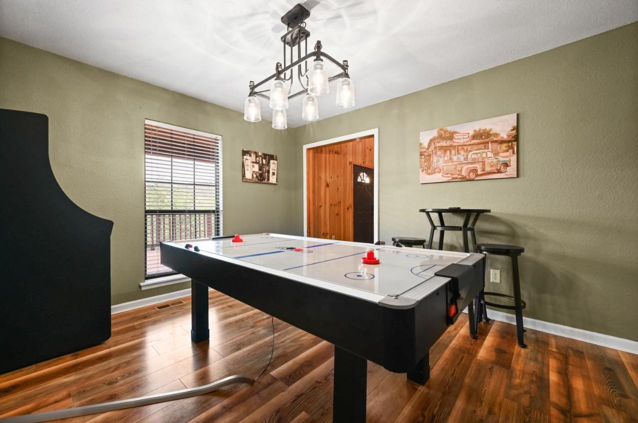 Private Mountain Cabin, Hot Tub Escape In The Smokies, With The View Sevierville Esterno foto