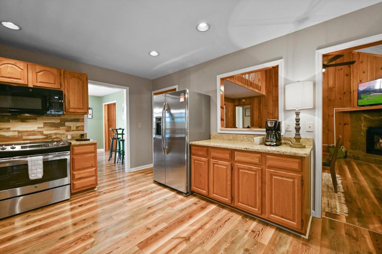 Private Mountain Cabin, Hot Tub Escape In The Smokies, With The View Sevierville Esterno foto