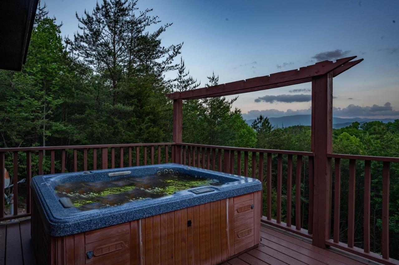 Private Mountain Cabin, Hot Tub Escape In The Smokies, With The View Sevierville Esterno foto