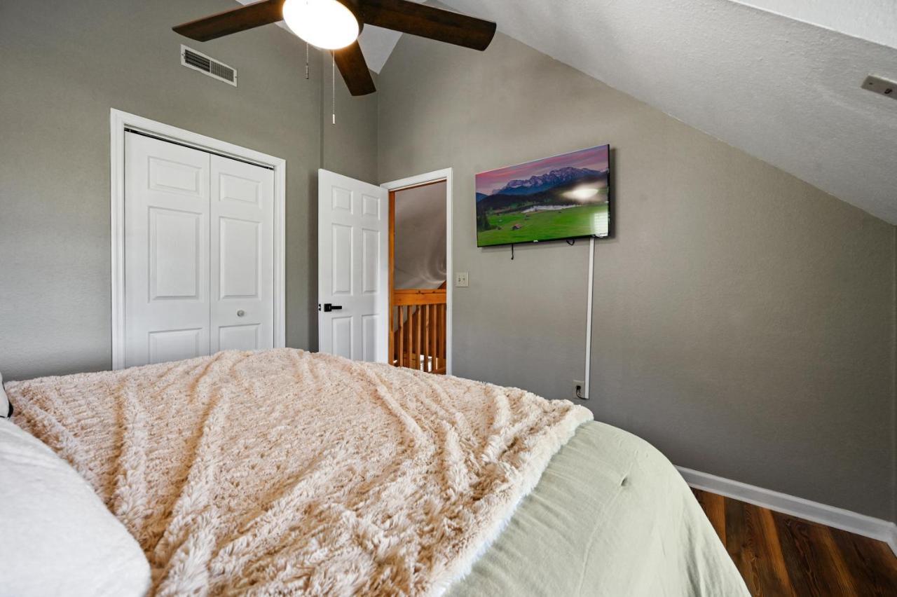 Private Mountain Cabin, Hot Tub Escape In The Smokies, With The View Sevierville Esterno foto
