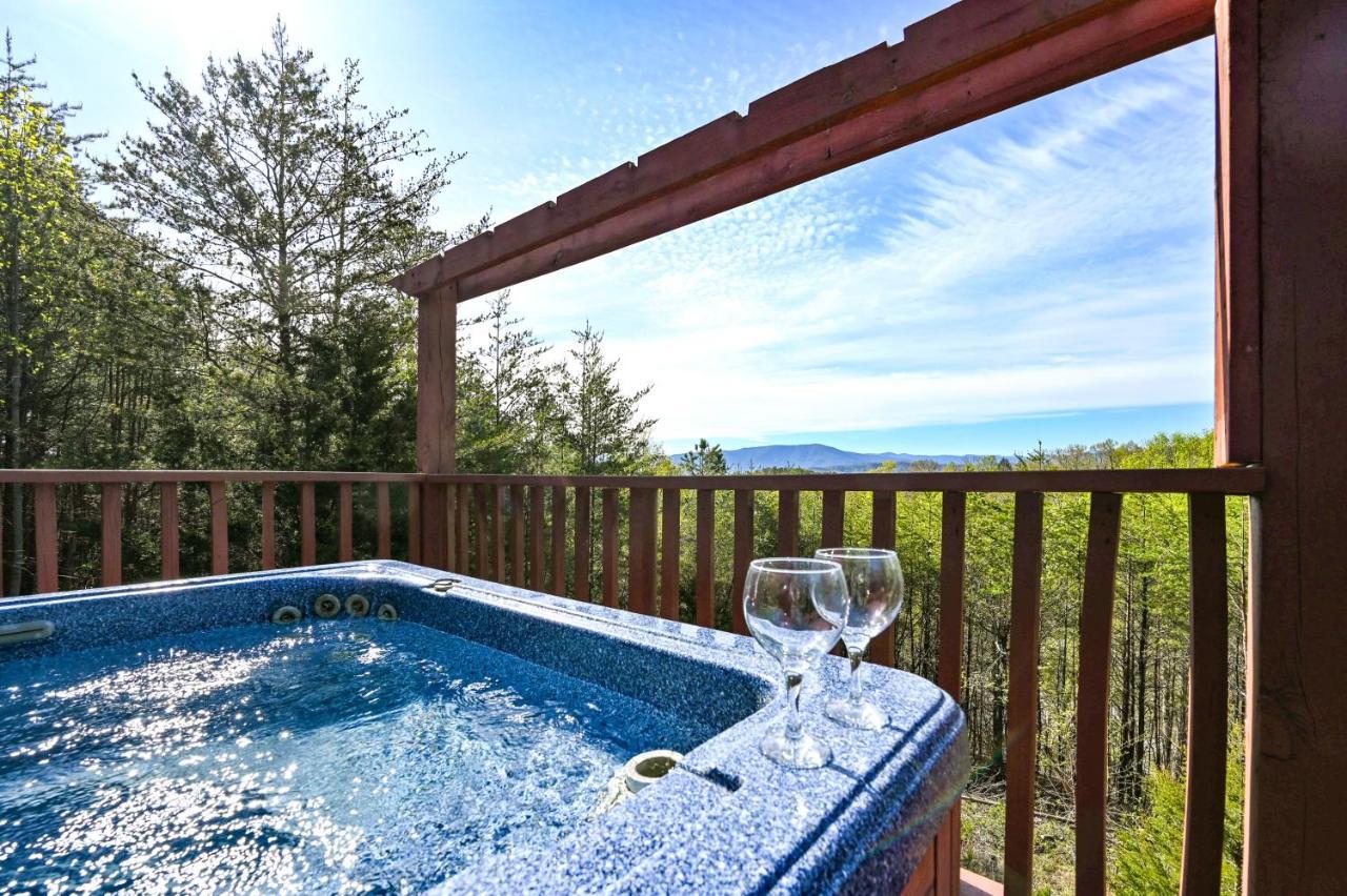 Private Mountain Cabin, Hot Tub Escape In The Smokies, With The View Sevierville Esterno foto