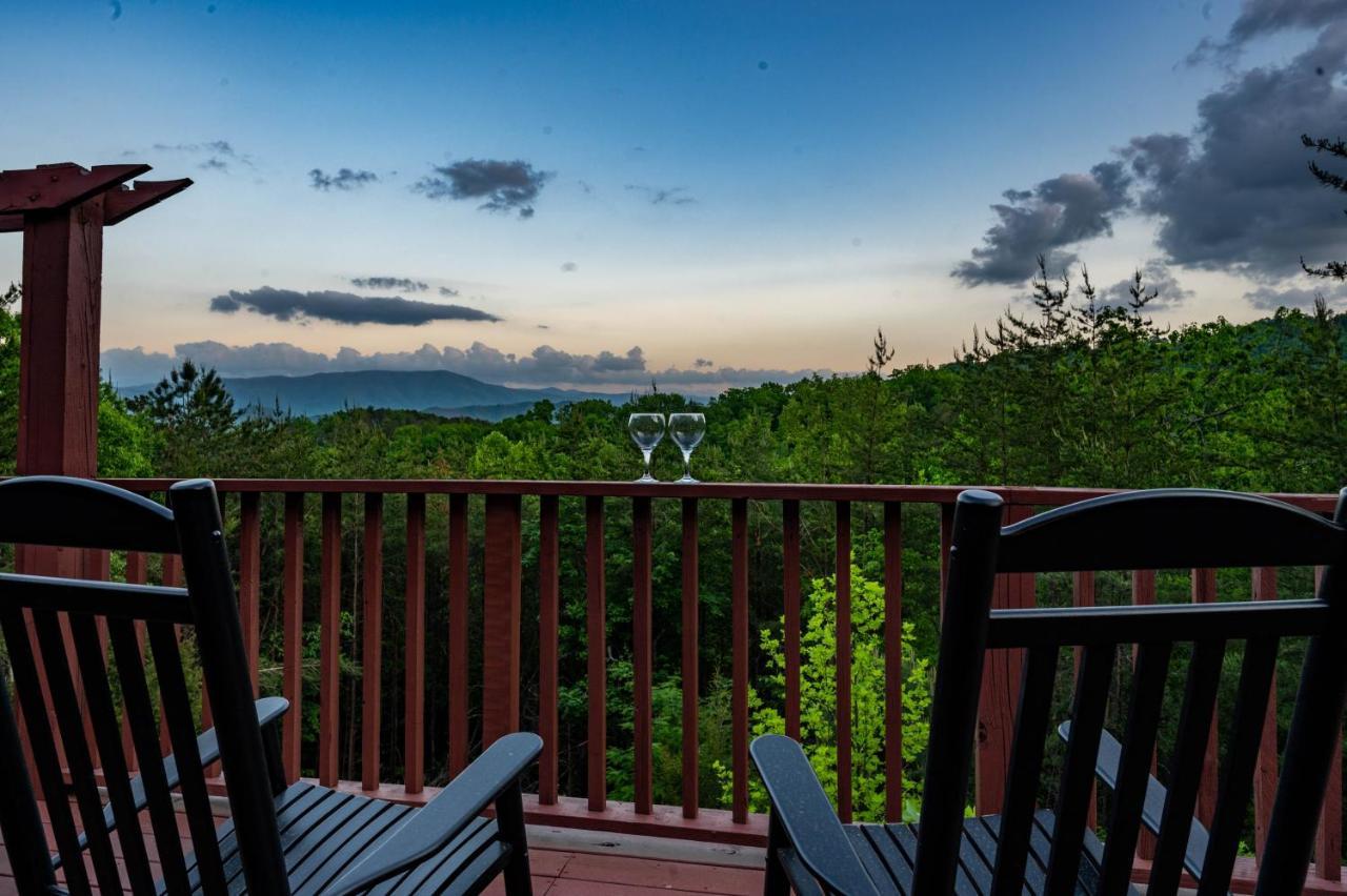 Private Mountain Cabin, Hot Tub Escape In The Smokies, With The View Sevierville Esterno foto