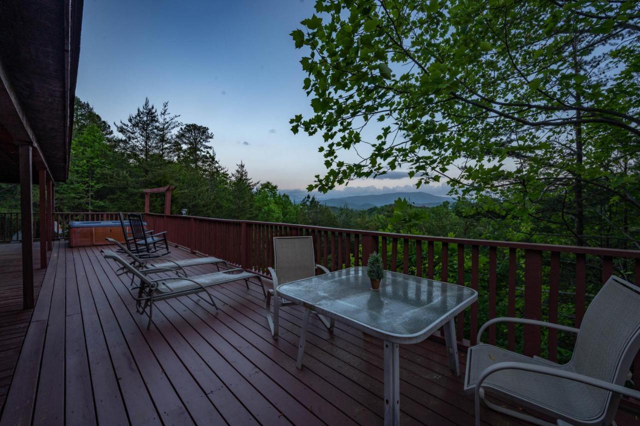 Private Mountain Cabin, Hot Tub Escape In The Smokies, With The View Sevierville Esterno foto