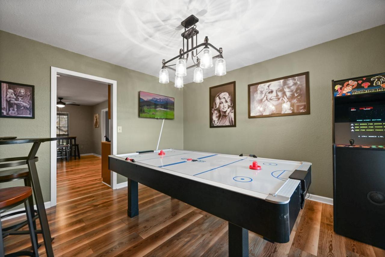 Private Mountain Cabin, Hot Tub Escape In The Smokies, With The View Sevierville Esterno foto