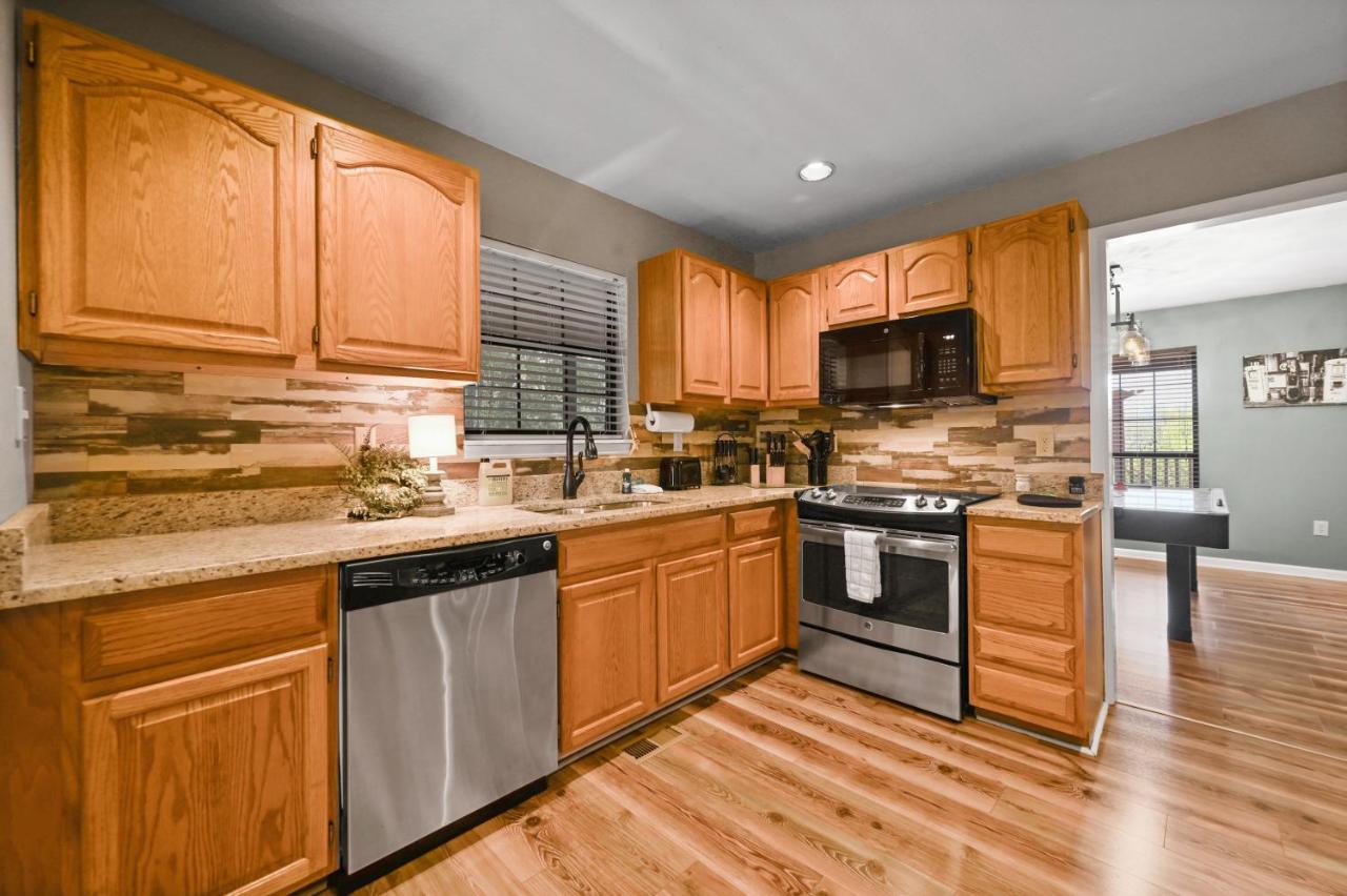 Private Mountain Cabin, Hot Tub Escape In The Smokies, With The View Sevierville Esterno foto