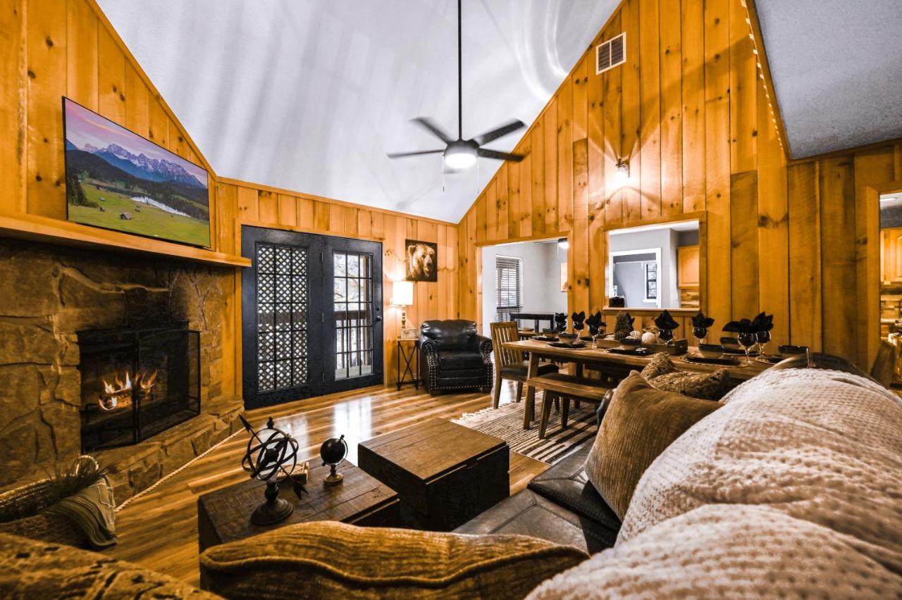 Private Mountain Cabin, Hot Tub Escape In The Smokies, With The View Sevierville Esterno foto